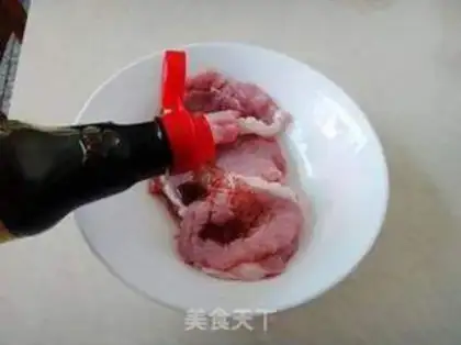 Make Pancake fragrance pork chops step 2