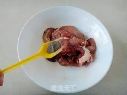Make Pancake fragrance pork chops step 3