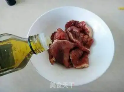Make Pancake fragrance pork chops step 4