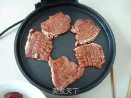 Make Pancake fragrance pork chops step 5