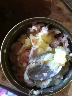 Make Tuna mashed salad step 5