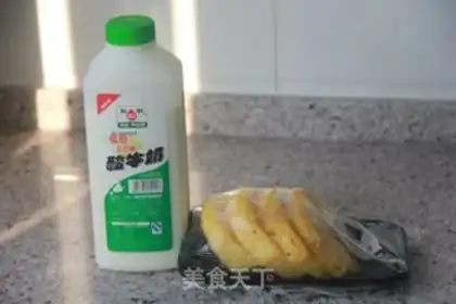 Make Pineapple yogurt step 0