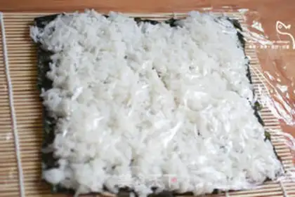 Make Flying fish seed sushi rolls step 1