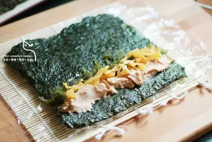 Make Flying fish seed sushi rolls step 2