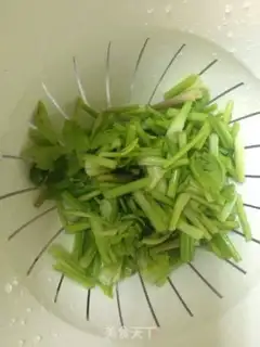 Make Spicy celery tofu step 1