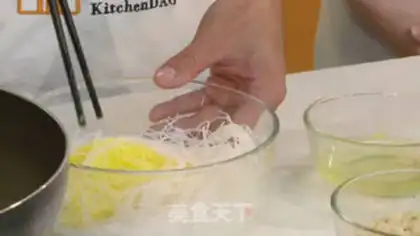 Make A sprouts fan step 1