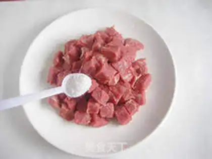 Make Garlic beef step 1