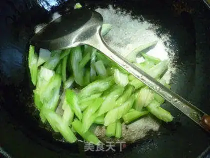 Make Squeeze and fry the celery step 3