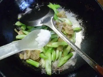 Make Squeeze and fry the celery step 5