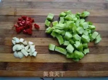 Make Peanut-fried bitter melon step 0