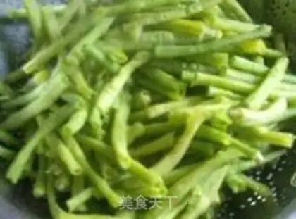 Make Long bean horns step 0