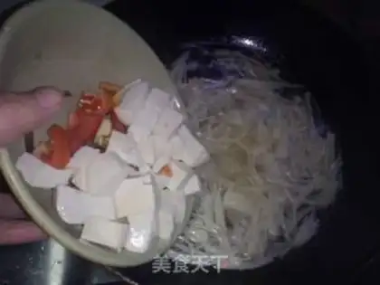 Make Golden Tomato Tofu soup step 4