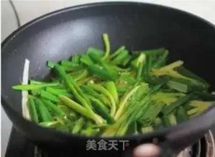 Make Onion noodles step 2