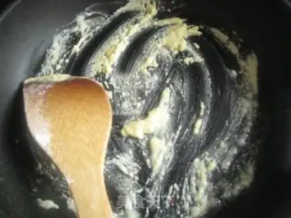 Make White sauce cheese bread step 4