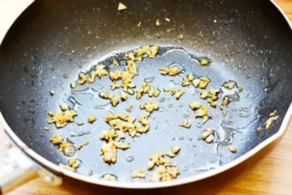 Make Spicy spicy peppers and eggs step 7