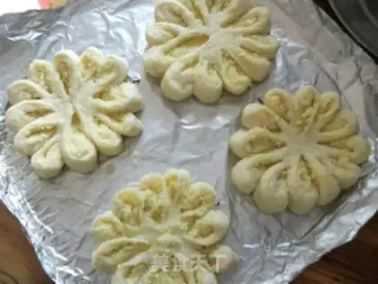 Make Coconut-shaped bread step 10