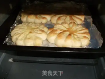 Make Coconut-shaped bread step 11