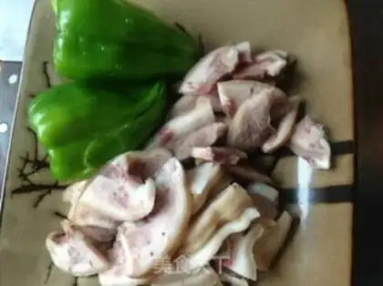 Make Pyramid fried pork step 0