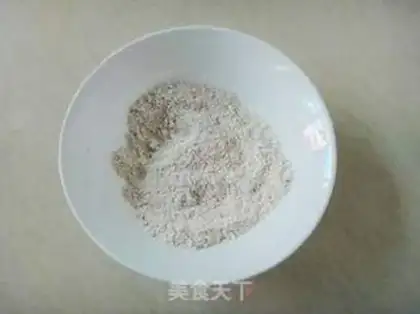 Make Onion eggs oatmeal step 1