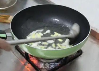 Make Squirt the yellowfish step 3