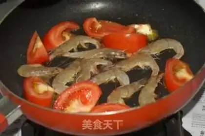 Make Shrimp tomato rice powder step 2