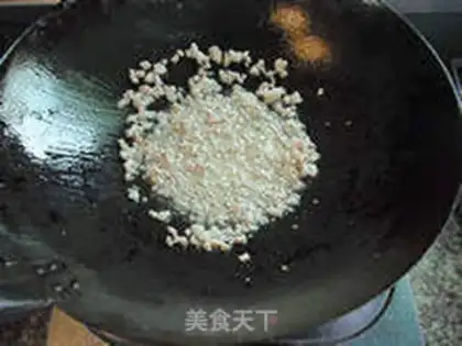 Make Garlic pasta and mashed cheese step 4