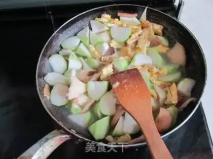 Make Eggs and hog mushrooms step 6