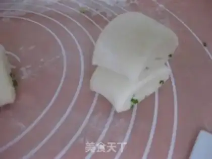 Make Onion rolls step 5