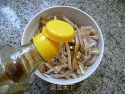 Make Garlic dry and pig ears step 9