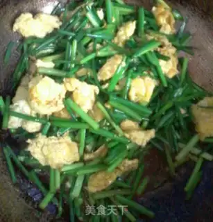 Make Fried eggs with moss step 2