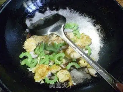 Make Scrambled mushrooms and fried eggs step 9
