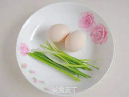 Make Onion egg fried rice step 1