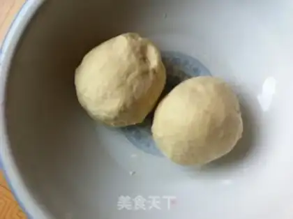 Make Hand grab cake step 2
