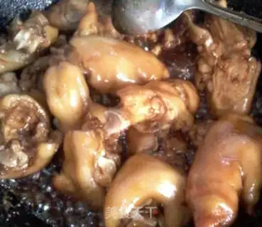 Make Peanut pig hoof step 4