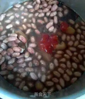 Make Peanut pig hoof step 6
