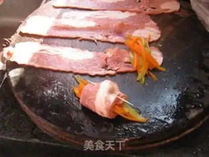 Make Bacon Vegetable Roll step 3
