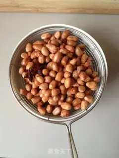 Make Five scented peanut rice step 2