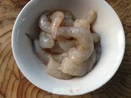 Make Shrimp bacon pizza step 3