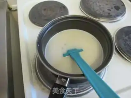 Make Cracker leather and fresh milk step 2
