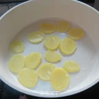Make Pepper salt potatoes step 4