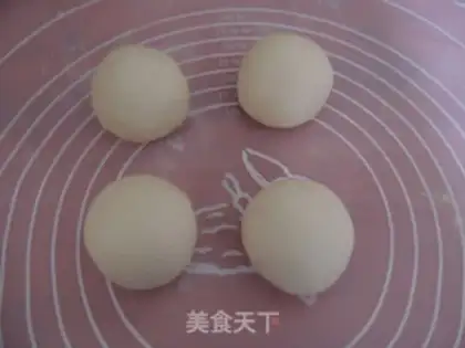 Make caterpillar bread step 5
