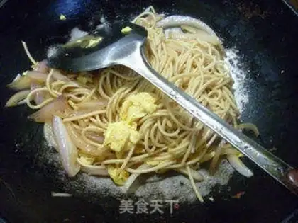 Make Onion egg noodles step 15