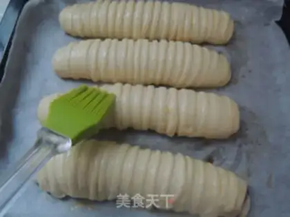 Make caterpillar bread step 14