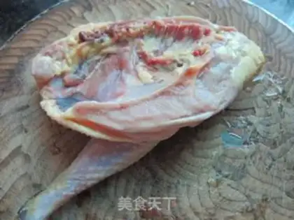 Make A chicken with red dates step 0