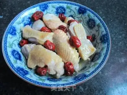 Make A chicken with red dates step 4