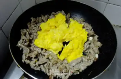 Make "Sliding" egg beef step 8