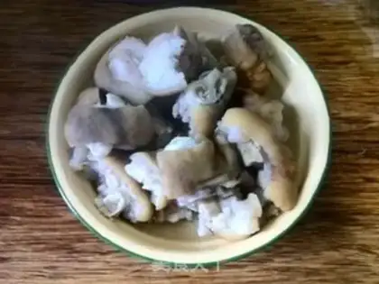 Make Hot pig hoof step 1