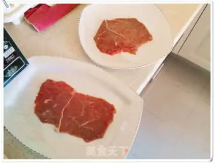 Make Black pepper steak step 1