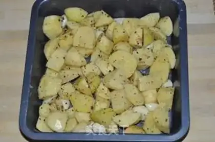 Make Garlic cream roasted potatoes step 2