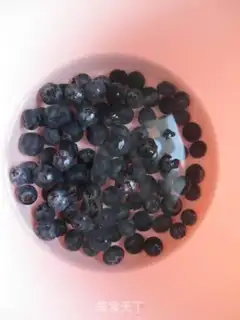 Make Mini-Blueberry Sugar step 0